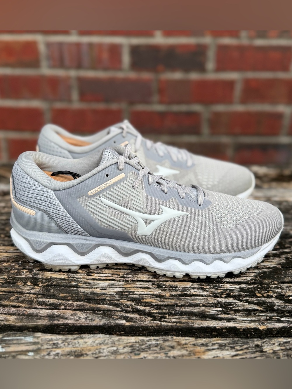 Mizuno Wave Horizon 5 Womens Sz 10.5 Gray Mesh Athletic Running Jogging Shoes X4